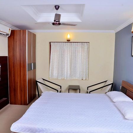 French Avenue Hotel Mahe Exterior foto
