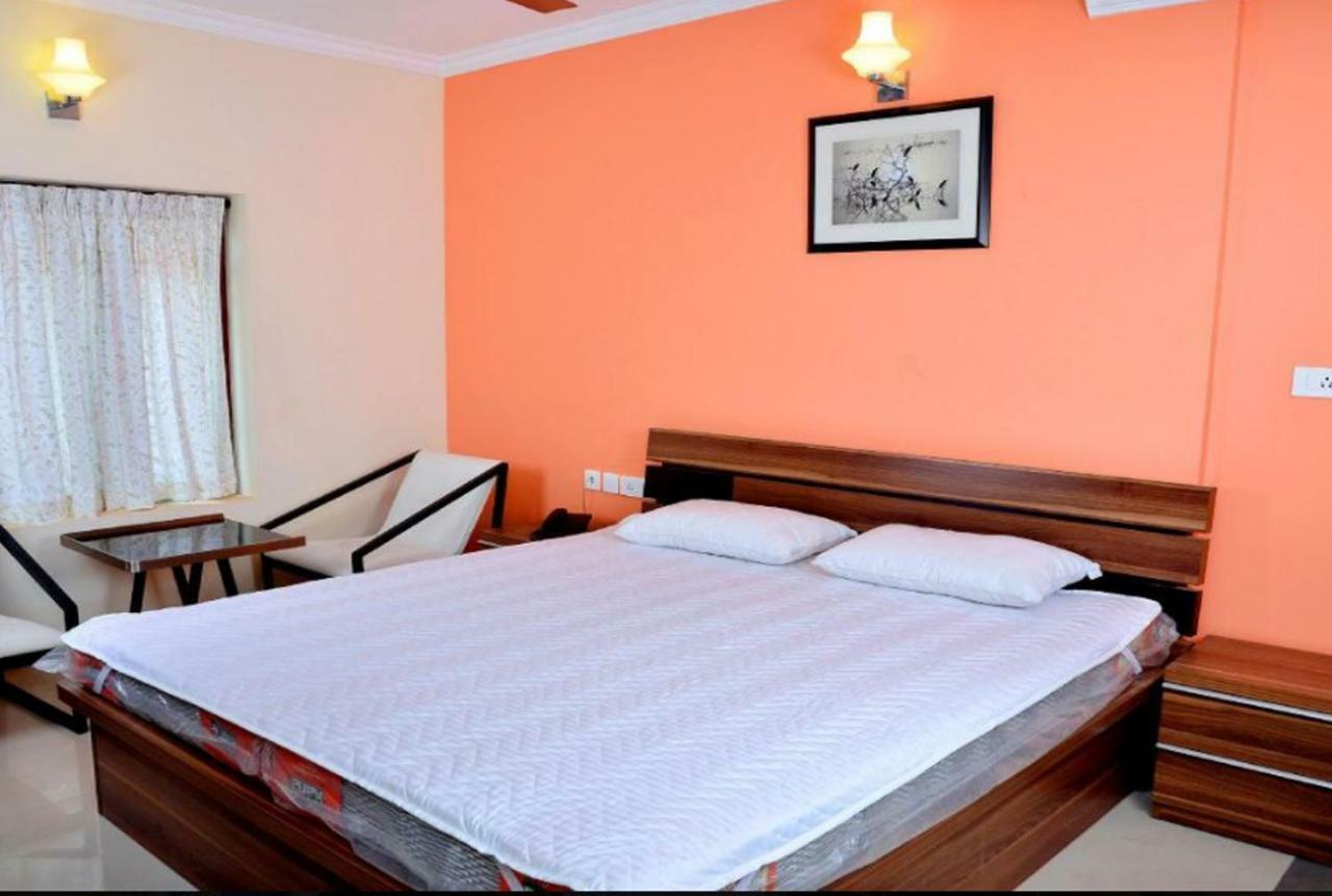 French Avenue Hotel Mahe Exterior foto